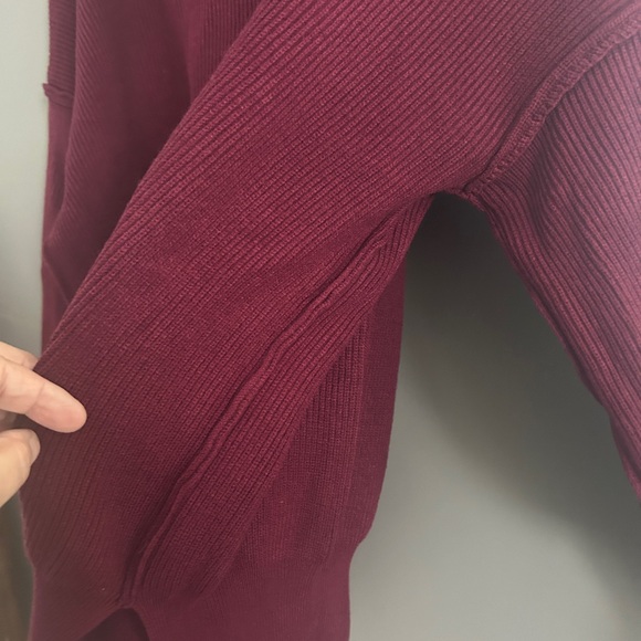 Women’s Sweater Burgandy Exposed Seams Size S - Picture 5 of 6